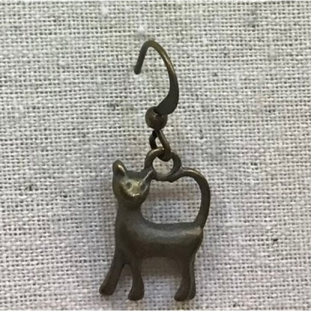 #194 Cat Earrings